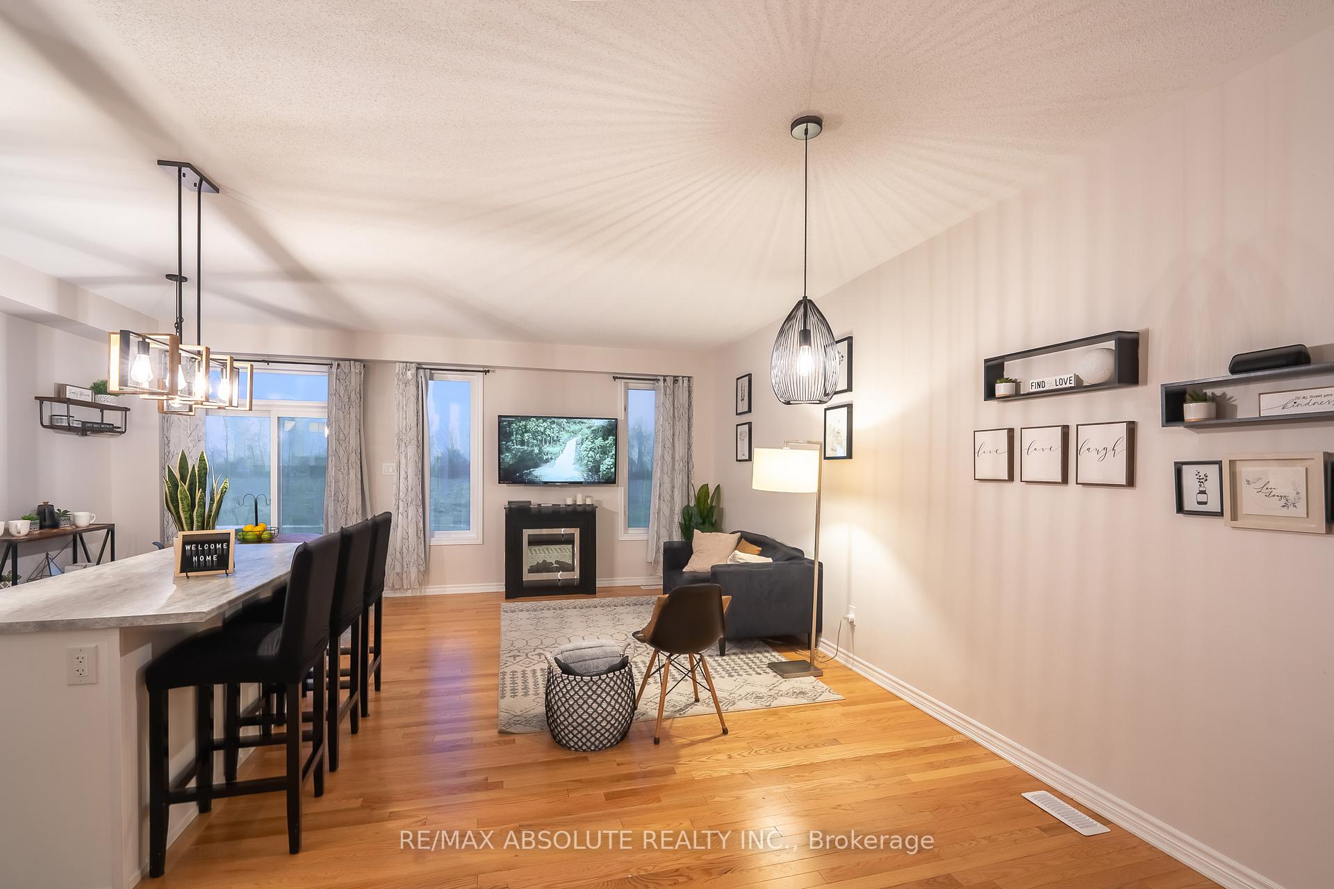 Photo 12 of 318 Livery Street, Ottawa, Kanata - Emerald Meadows/Trailwest — HOMEH