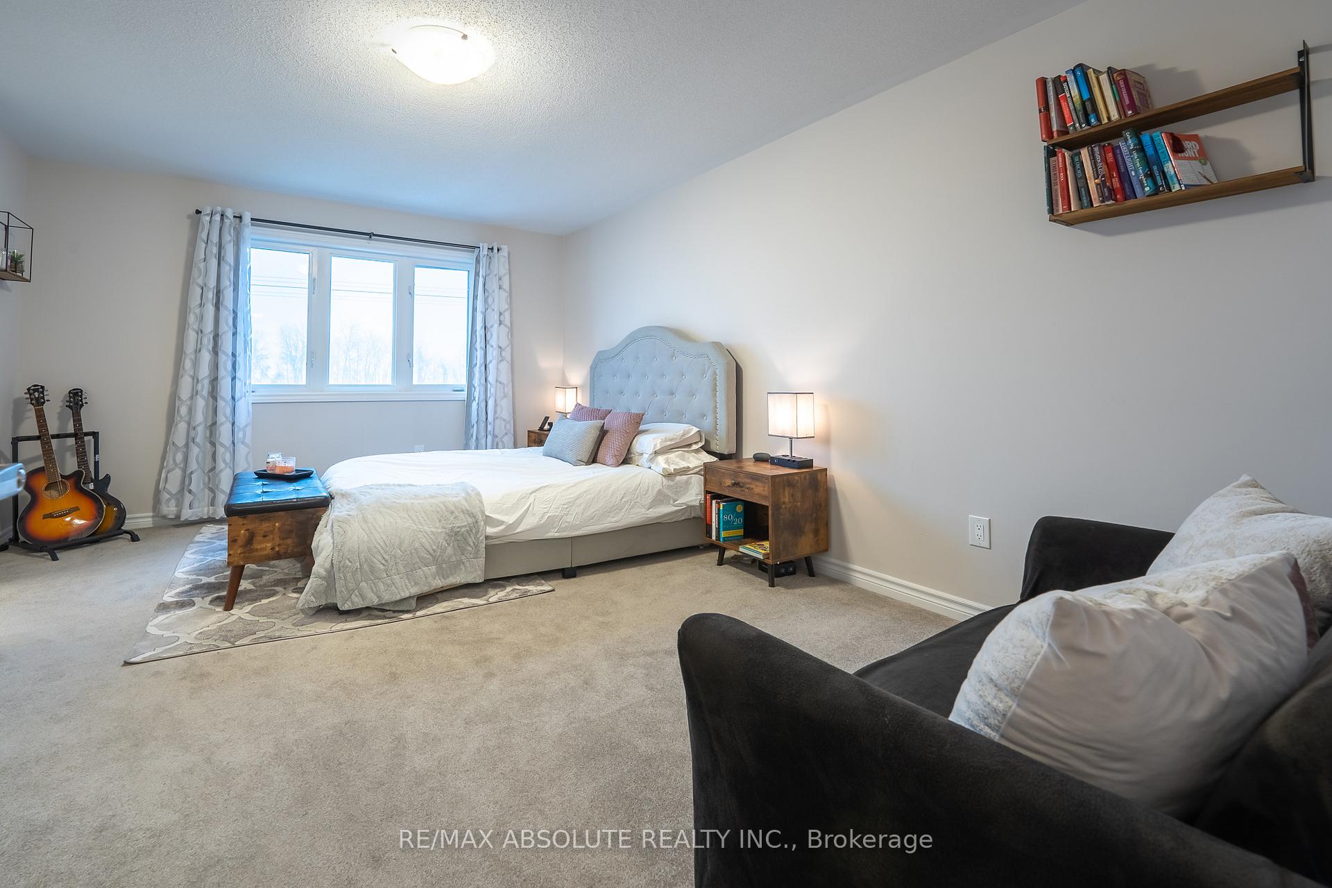 Photo 15 of 318 Livery Street, Ottawa, Kanata - Emerald Meadows/Trailwest — HOMEH