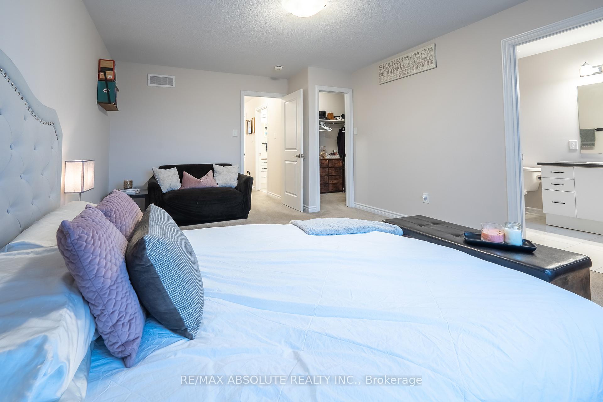 Photo 16 of 318 Livery Street, Ottawa, Kanata - Emerald Meadows/Trailwest — HOMEH