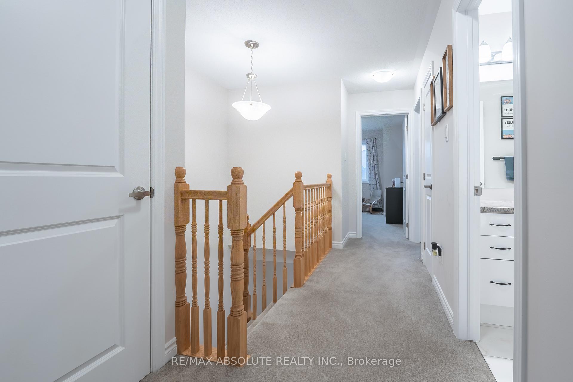 Photo 18 of 318 Livery Street, Ottawa, Kanata - Emerald Meadows/Trailwest — HOMEH