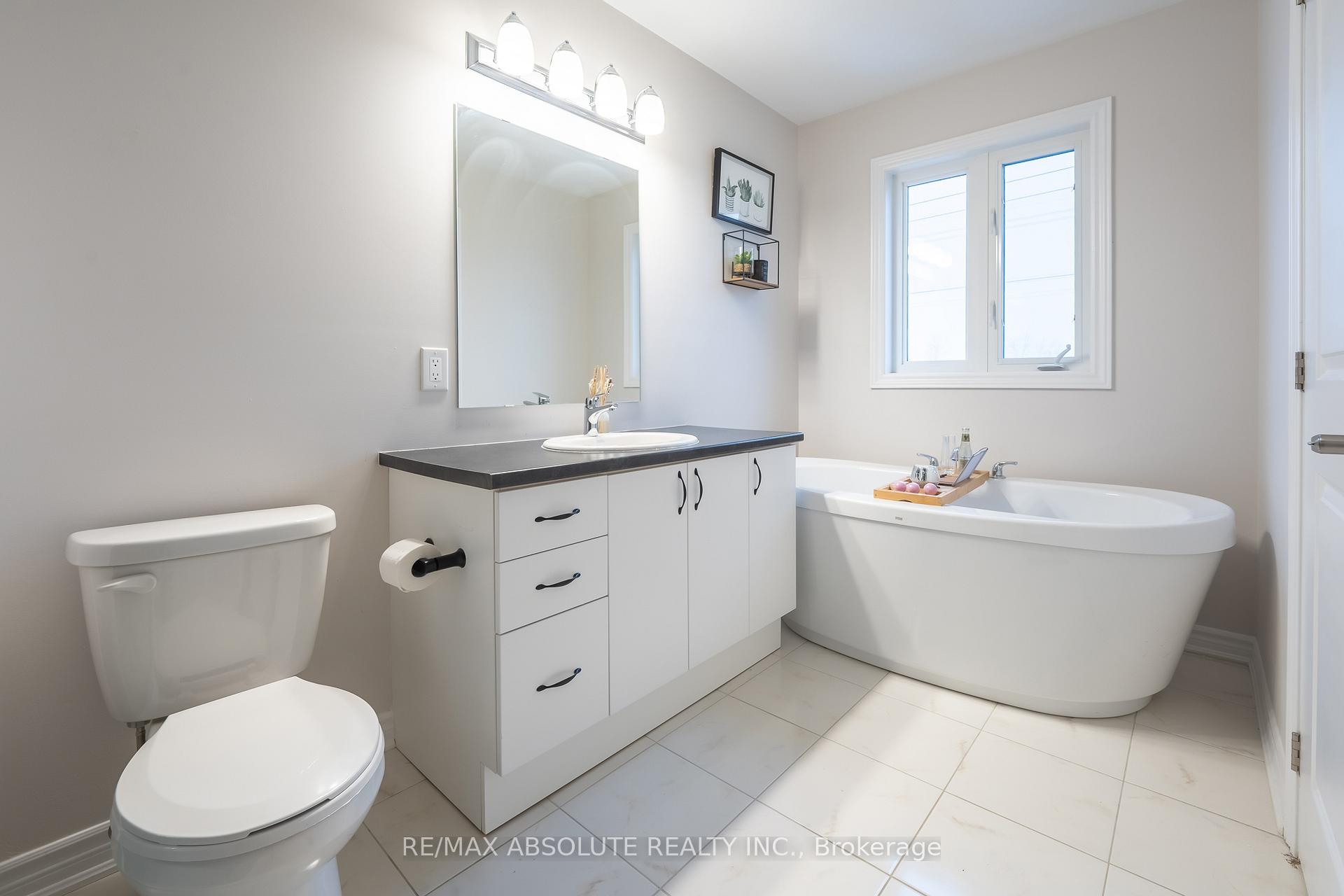 Photo 20 of 318 Livery Street, Ottawa, Kanata - Emerald Meadows/Trailwest — HOMEH