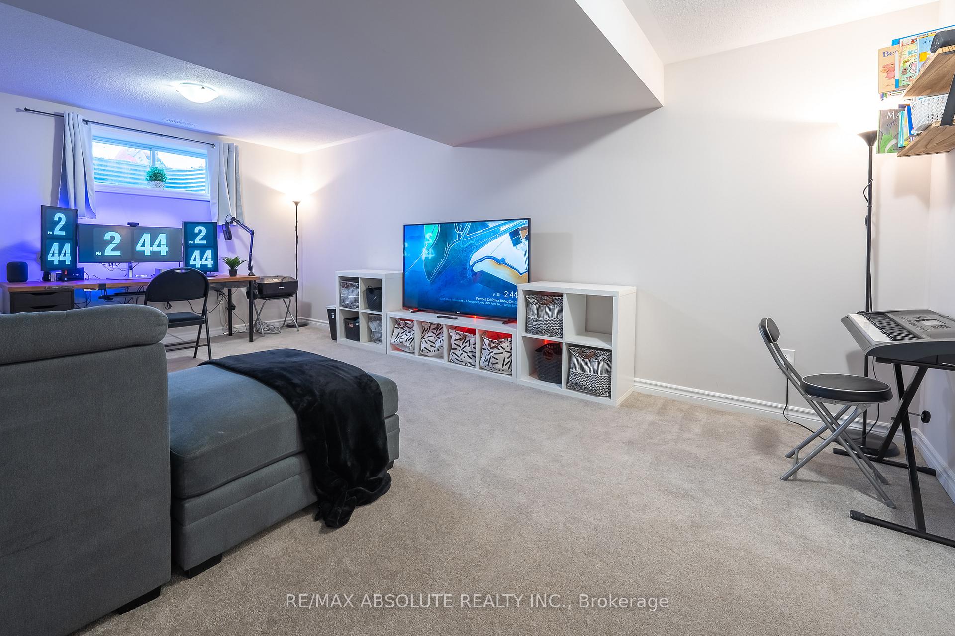 Photo 24 of 318 Livery Street, Ottawa, Kanata - Emerald Meadows/Trailwest — HOMEH