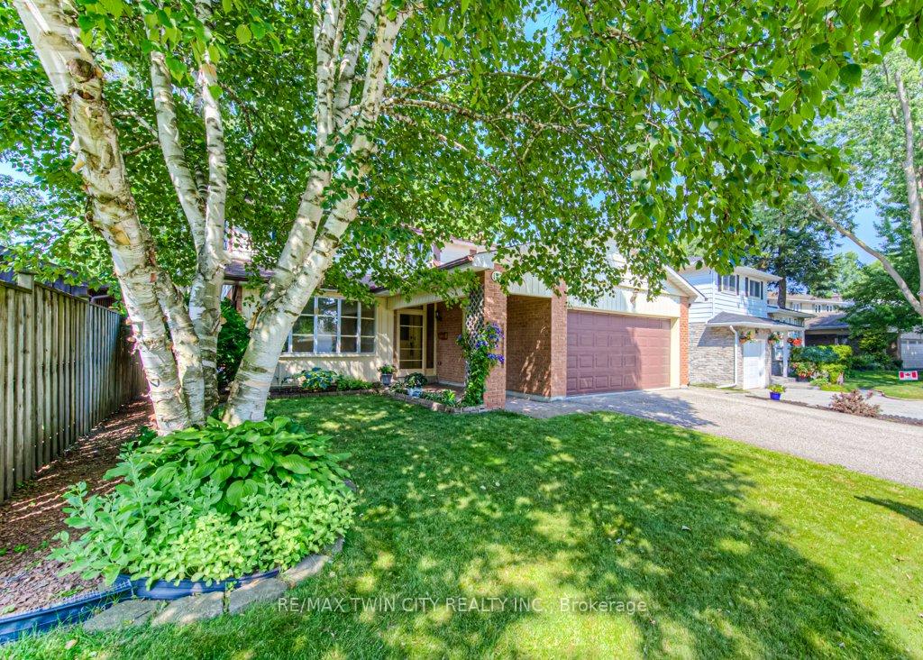 Photo 1 of 172 Brookside Crescent, Kitchener — HOMEH