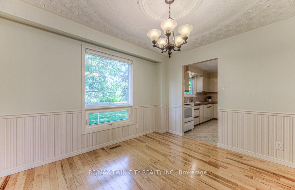 Photo 10 of 172 Brookside Crescent, Kitchener — HOMEH