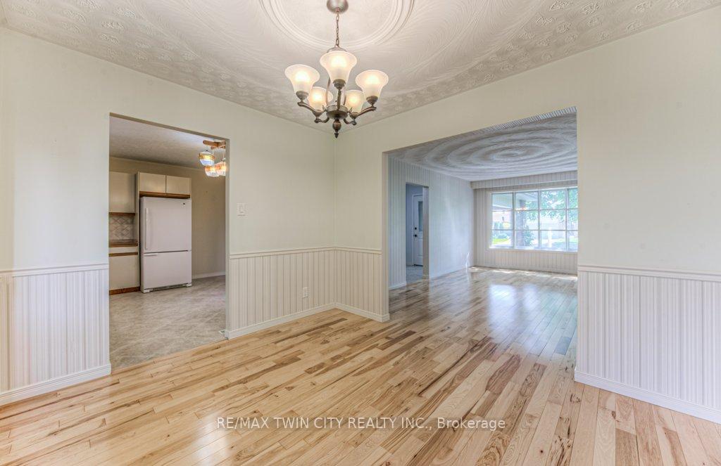 Photo 11 of 172 Brookside Crescent, Kitchener — HOMEH