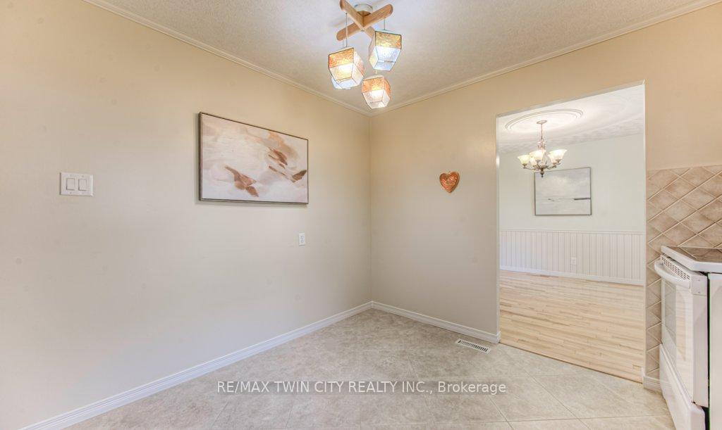 Photo 15 of 172 Brookside Crescent, Kitchener — HOMEH