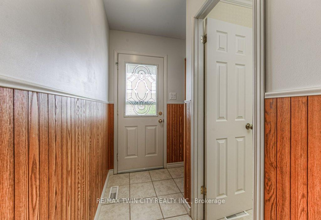 Photo 20 of 172 Brookside Crescent, Kitchener — HOMEH