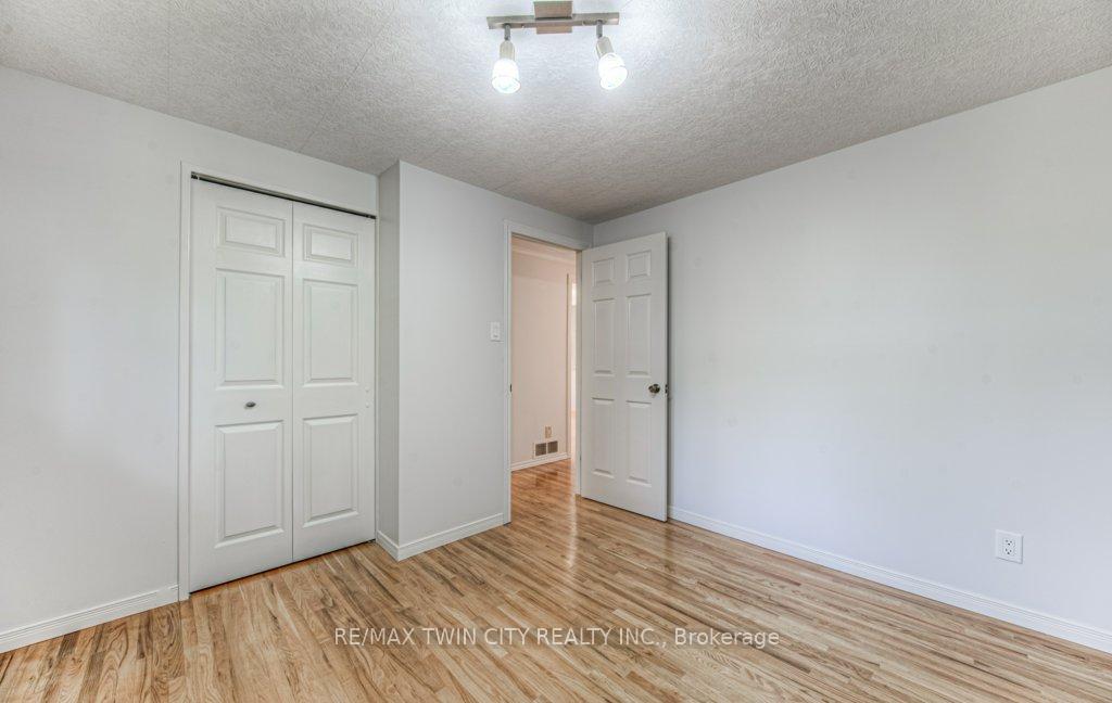 Photo 25 of 172 Brookside Crescent, Kitchener — HOMEH