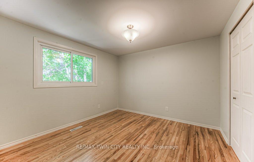 Photo 26 of 172 Brookside Crescent, Kitchener — HOMEH