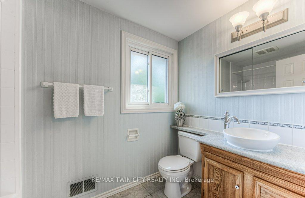 Photo 30 of 172 Brookside Crescent, Kitchener — HOMEH
