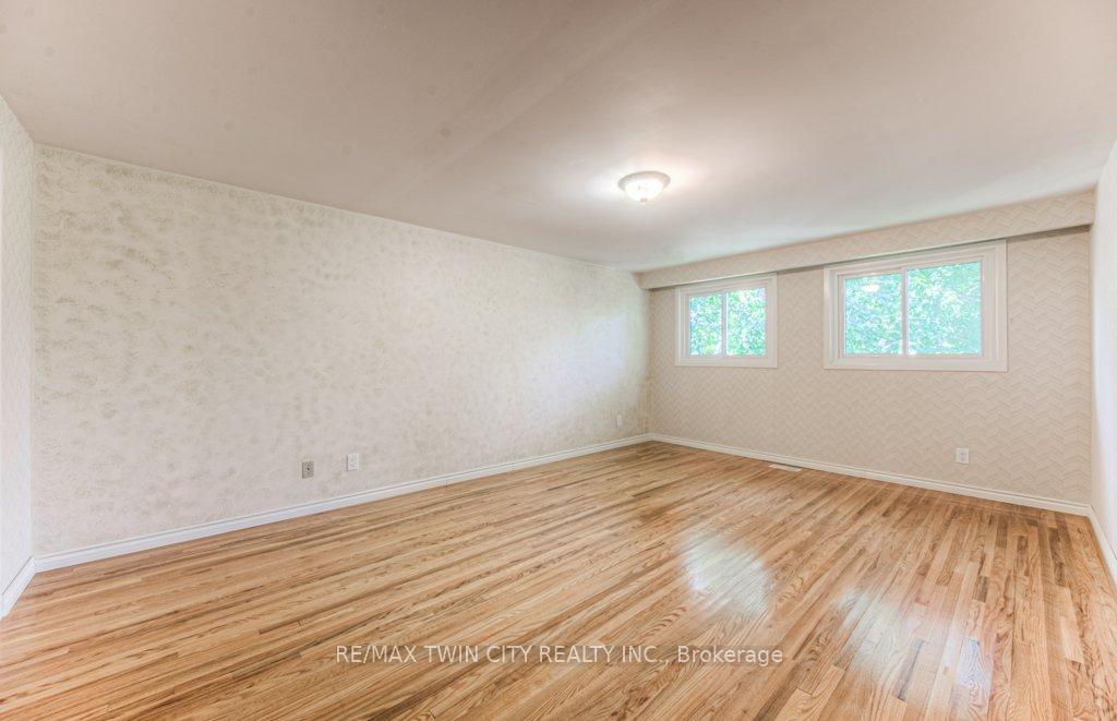 Photo 31 of 172 Brookside Crescent, Kitchener — HOMEH