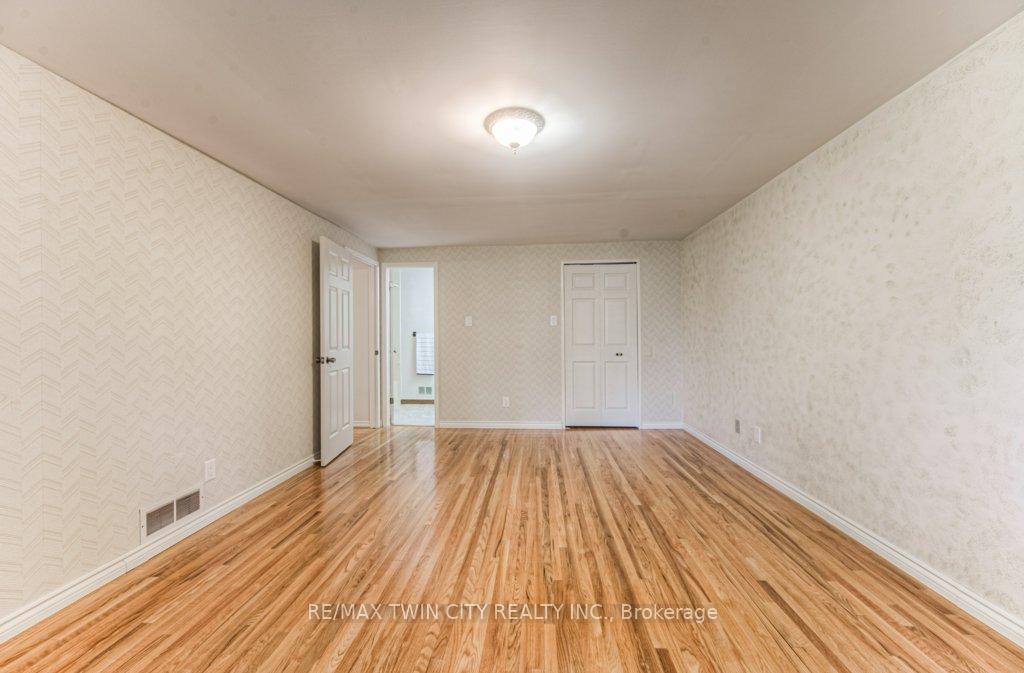 Photo 33 of 172 Brookside Crescent, Kitchener — HOMEH