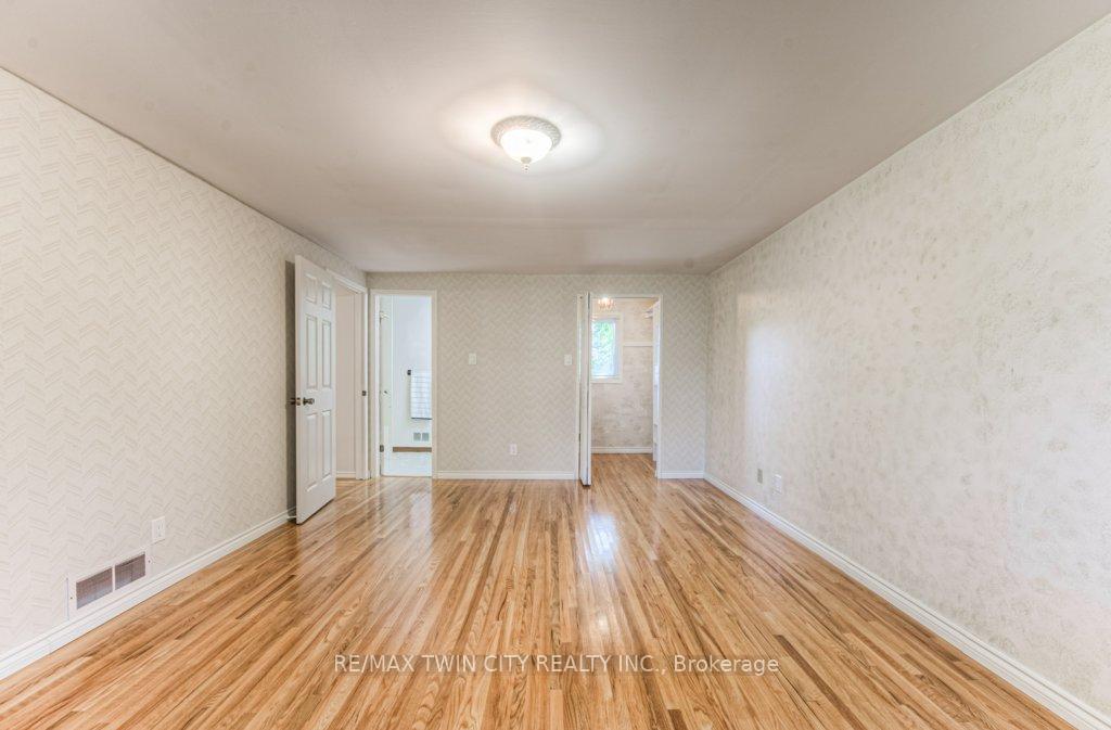 Photo 34 of 172 Brookside Crescent, Kitchener — HOMEH