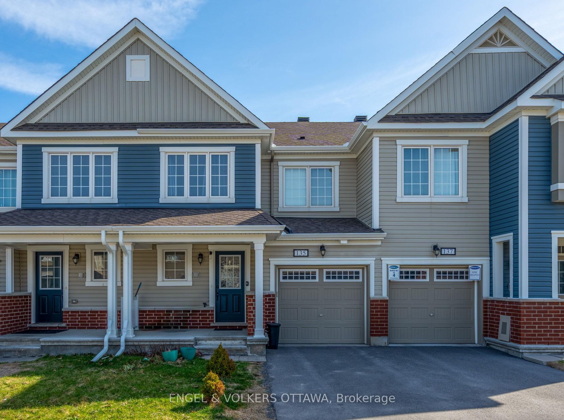 Front of 135 Lanceleaf Way