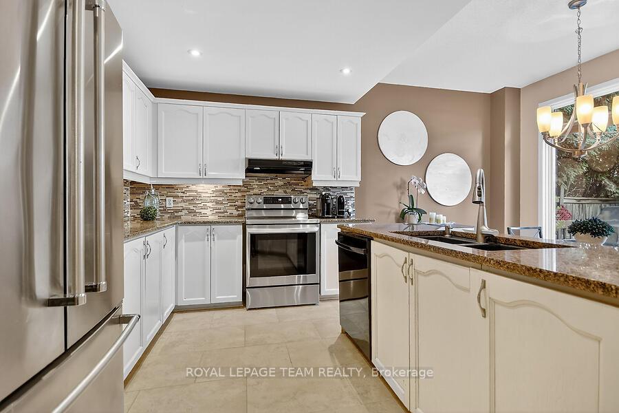 Photo 14 of 22 Birchfield Avenue, Ottawa, Kanata - Emerald Meadows/Trailwest — HOMEH