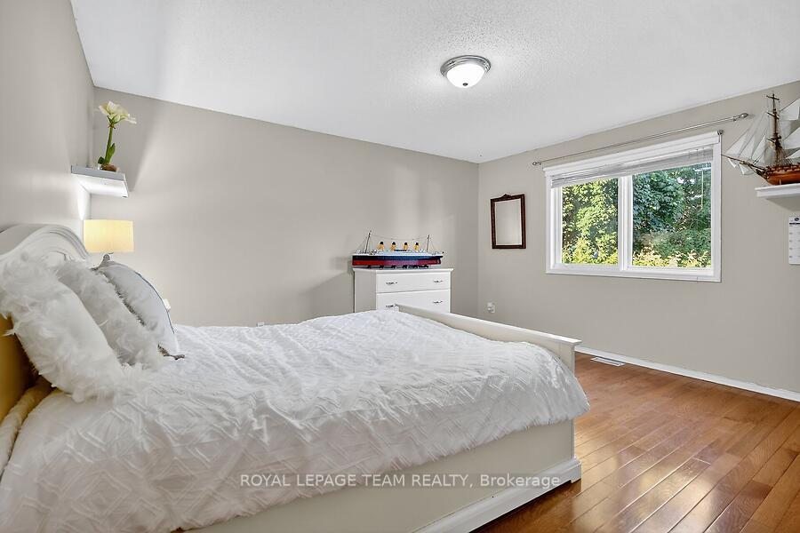 Photo 30 of 22 Birchfield Avenue, Ottawa, Kanata - Emerald Meadows/Trailwest — HOMEH