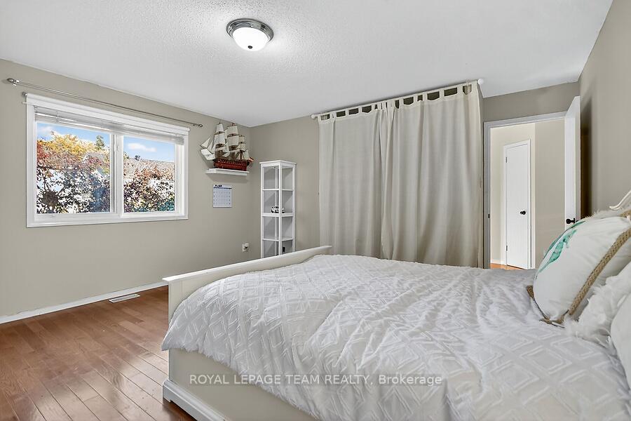 Photo 31 of 22 Birchfield Avenue, Ottawa, Kanata - Emerald Meadows/Trailwest — HOMEH