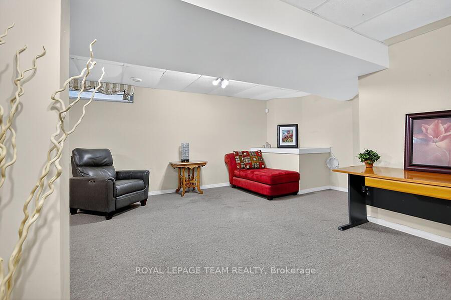 Photo 33 of 22 Birchfield Avenue, Ottawa, Kanata - Emerald Meadows/Trailwest — HOMEH