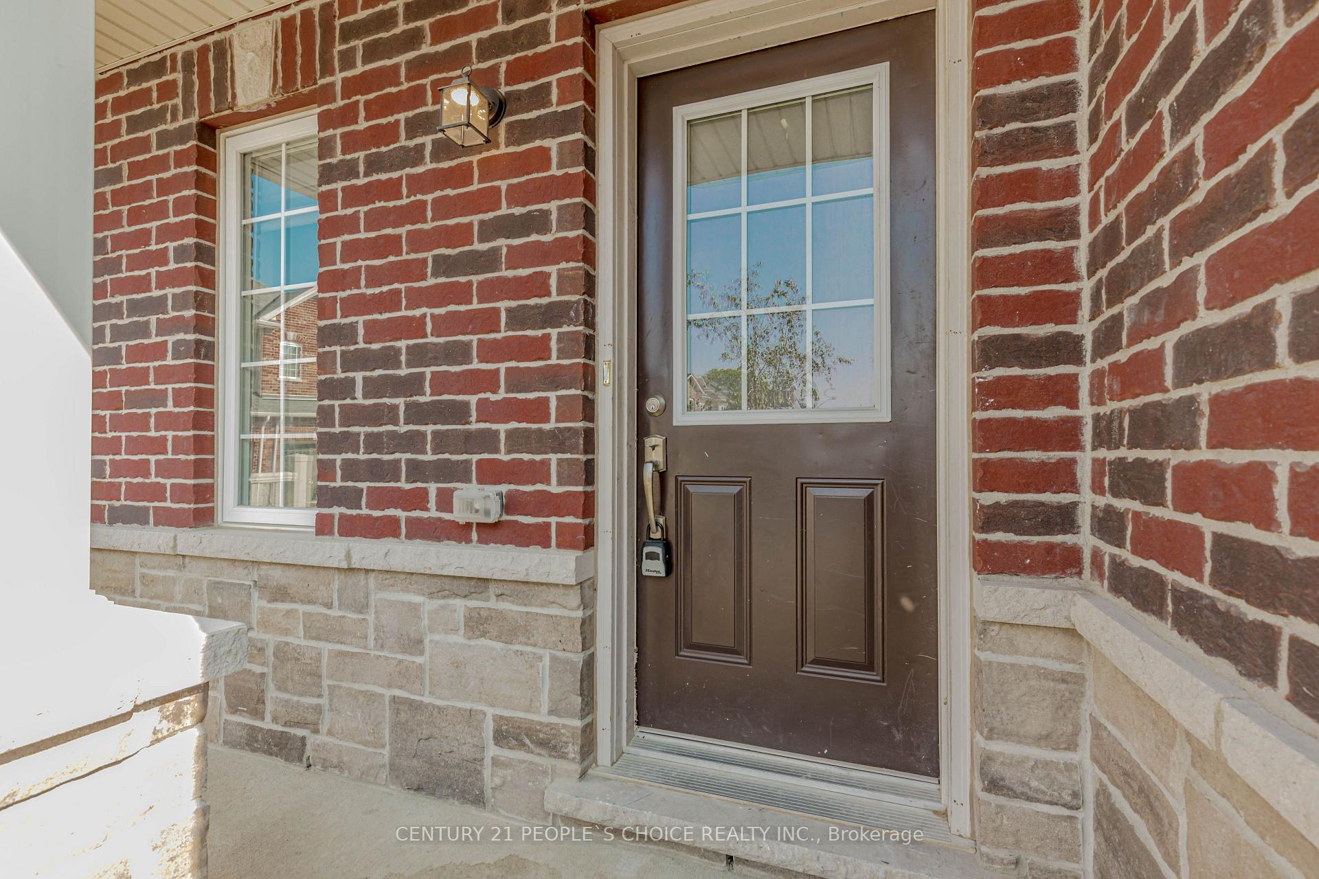 Photo 4 of 64 Dewberry Drive, Kitchener — HOMEH