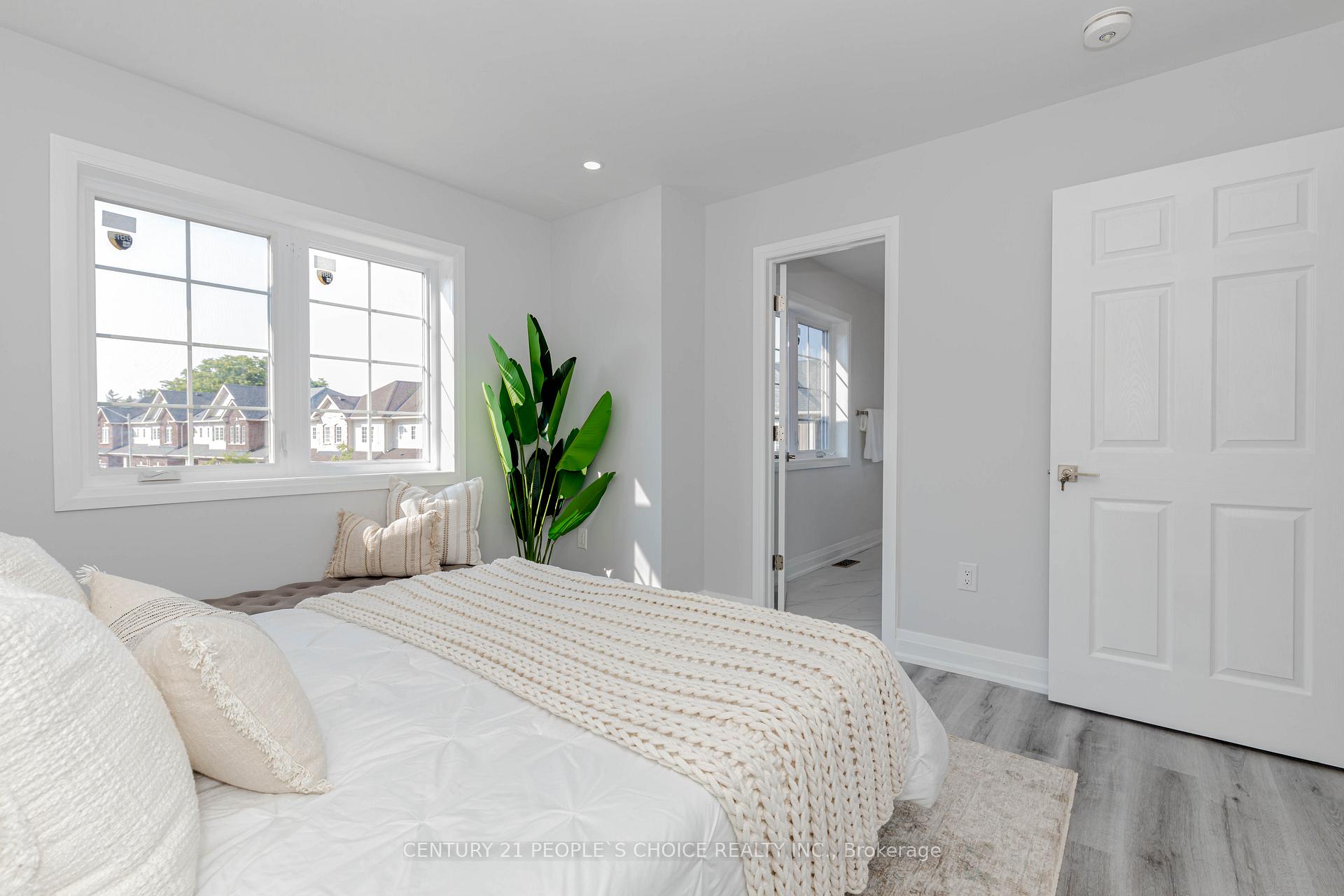 Photo 26 of 64 Dewberry Drive, Kitchener — HOMEH