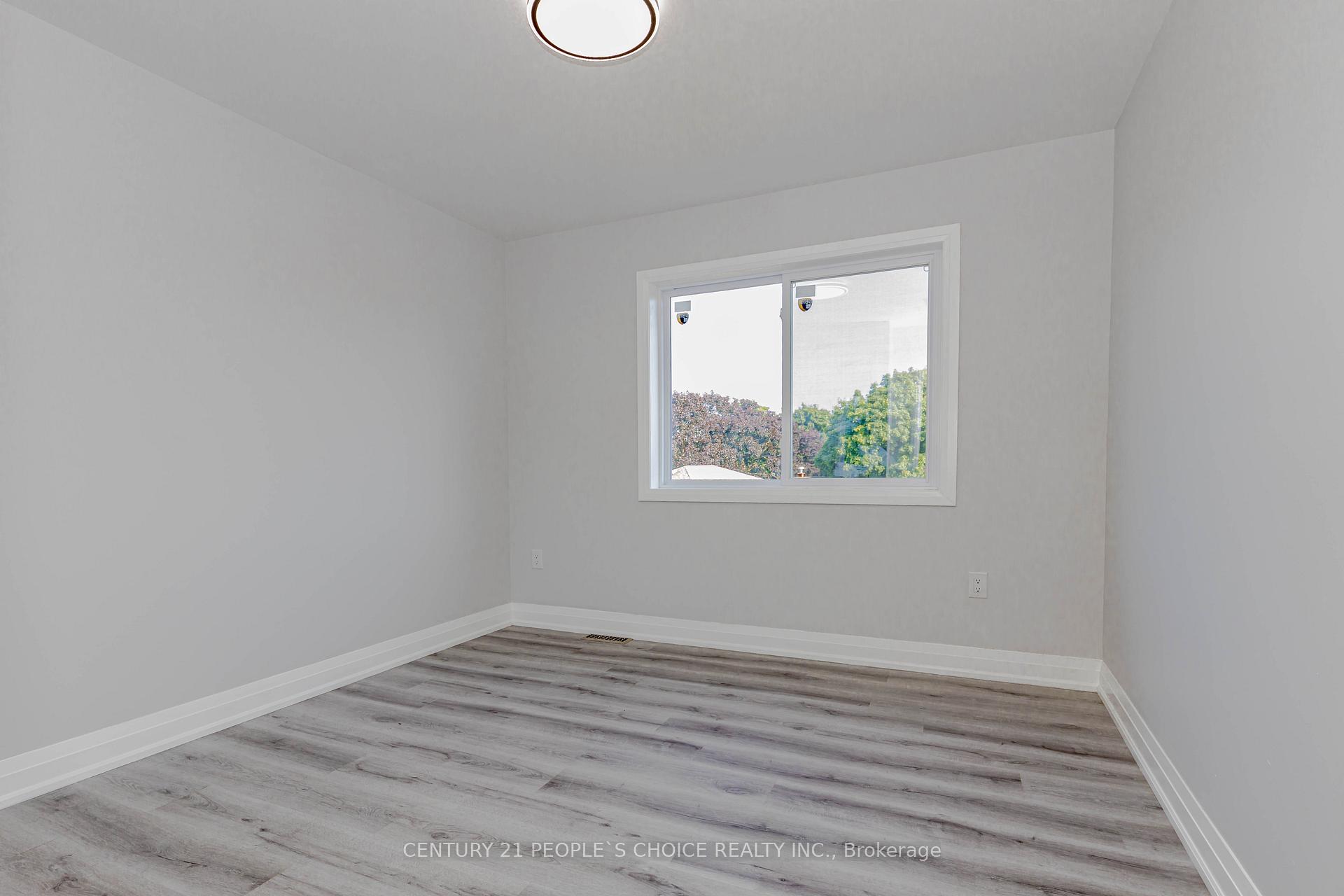 Photo 32 of 64 Dewberry Drive, Kitchener — HOMEH