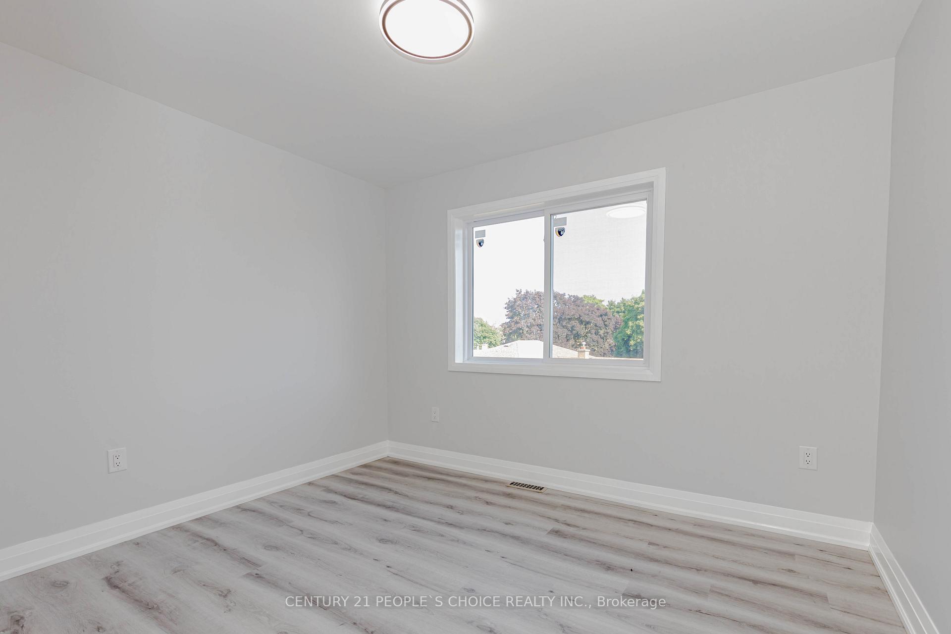 Photo 40 of 64 Dewberry Drive, Kitchener — HOMEH