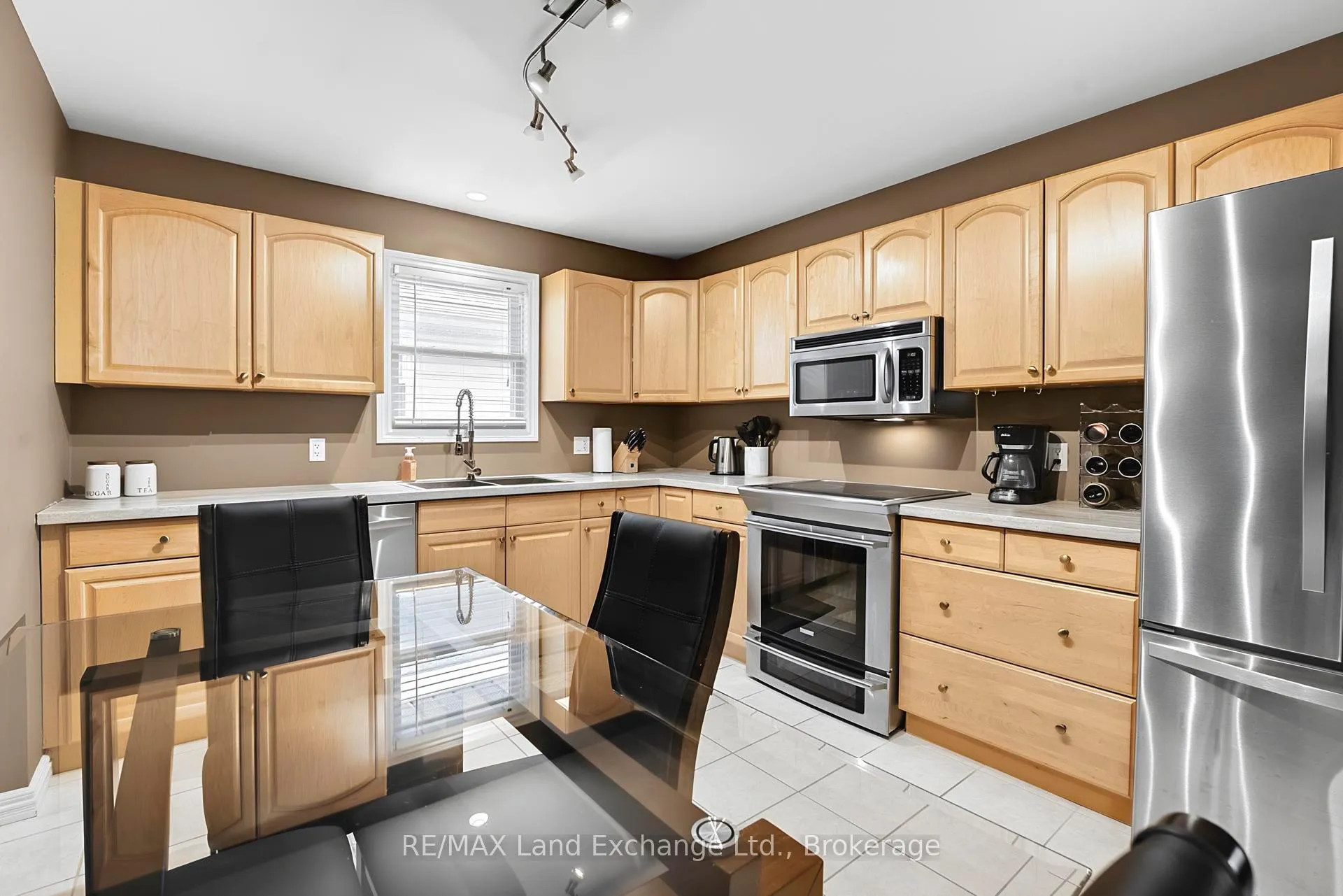 Photo 5 of 658 Stewart Drive, Kincardine — HOMEH