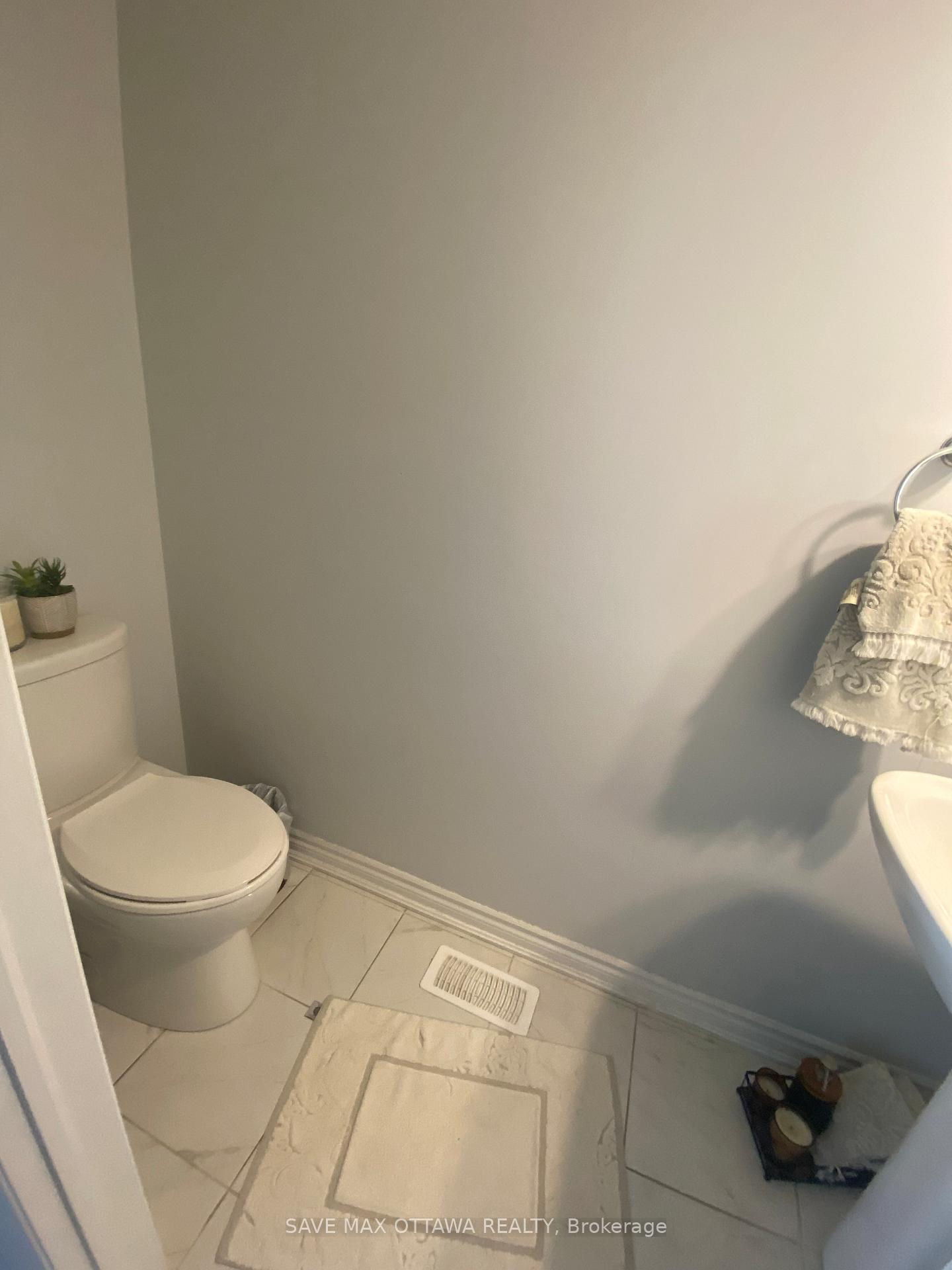 Photo 6 of 781 Brittanic Road, Ottawa, Kanata - Emerald Meadows/Trailwest — HOMEH