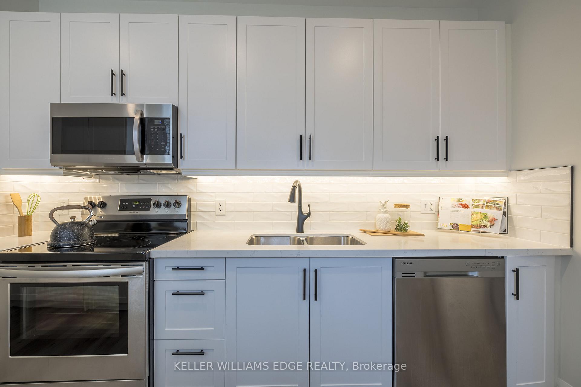 Photo 9 of 5 Florence Street, Hamilton, Strathcona — HOMEH