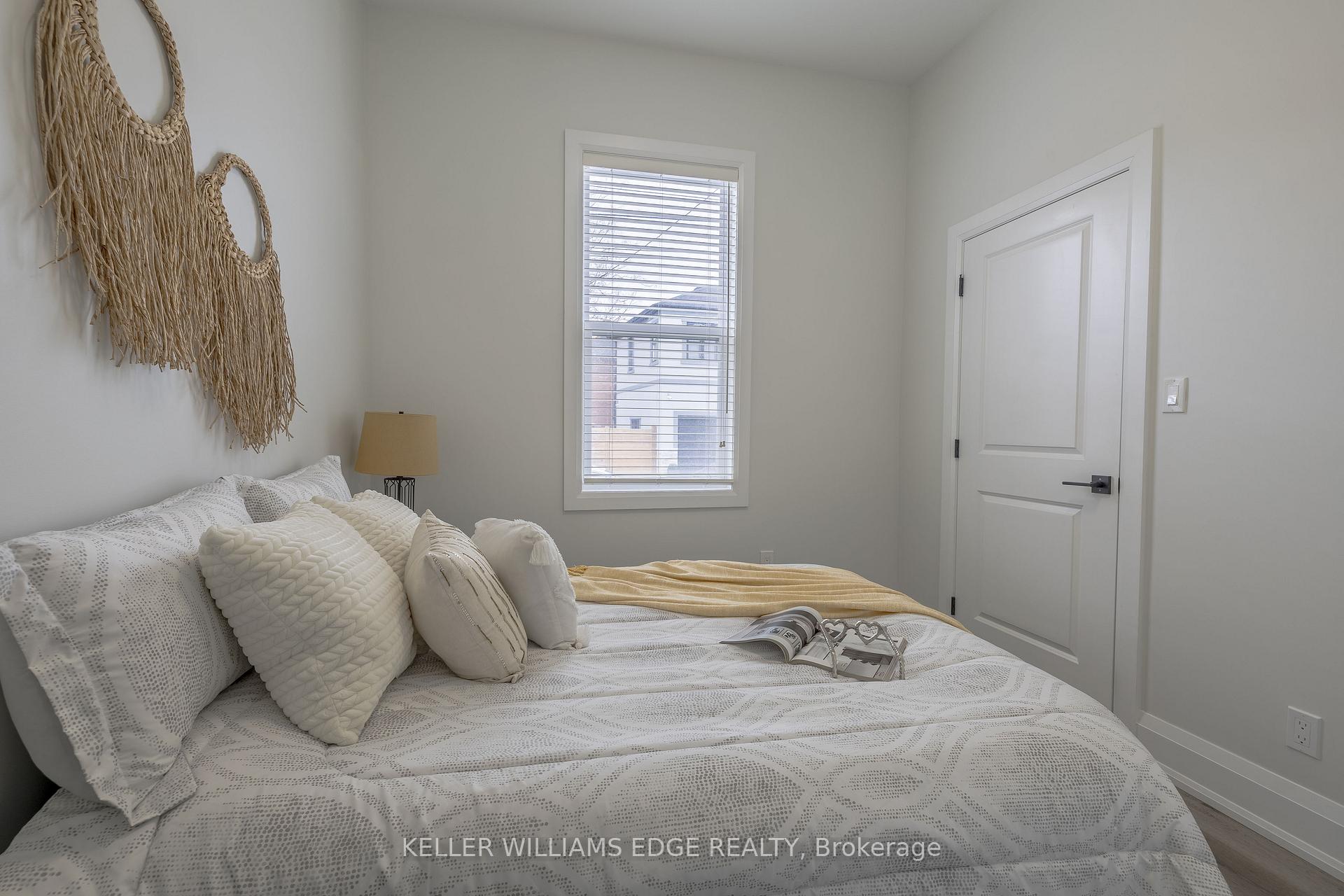 Photo 13 of 5 Florence Street, Hamilton, Strathcona — HOMEH