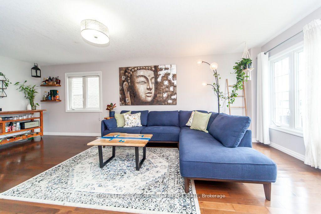 Photo 5 of 55 Rockcliffe Drive, Kitchener — HOMEH