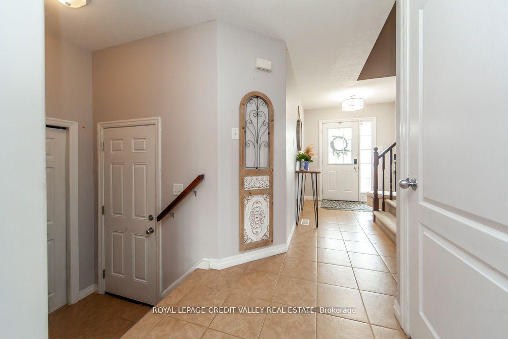 Photo 6 of 55 Rockcliffe Drive, Kitchener — HOMEH