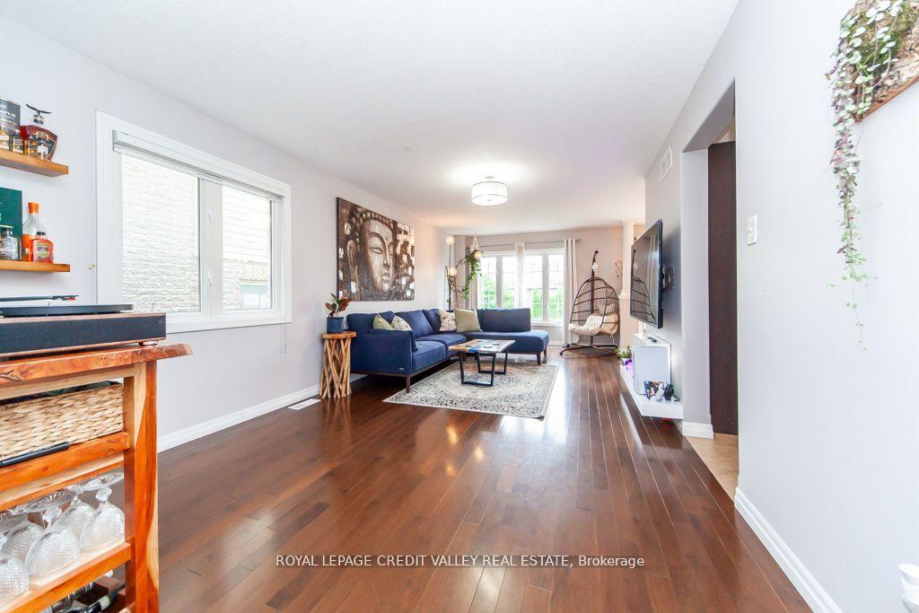 Photo 8 of 55 Rockcliffe Drive, Kitchener — HOMEH