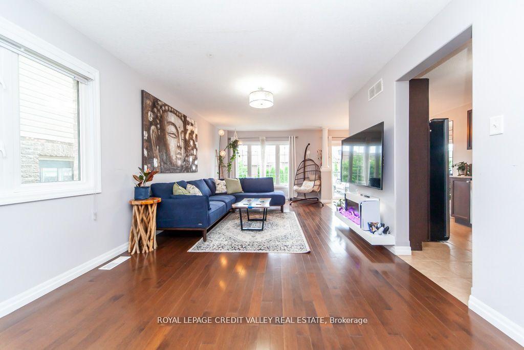 Photo 9 of 55 Rockcliffe Drive, Kitchener — HOMEH