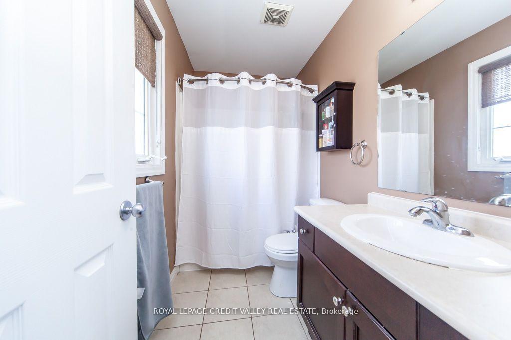 Photo 20 of 55 Rockcliffe Drive, Kitchener — HOMEH
