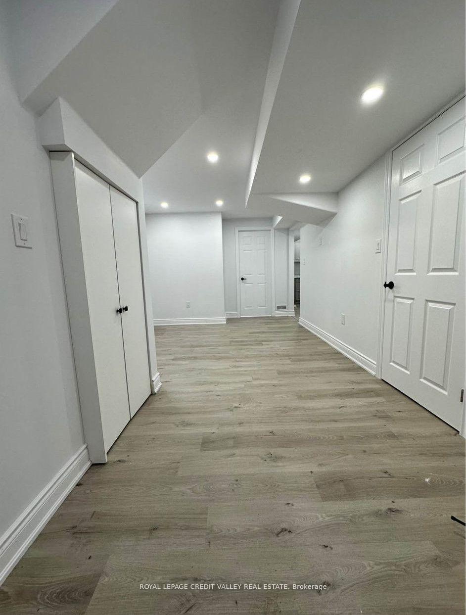 Photo 25 of 55 Rockcliffe Drive, Kitchener — HOMEH