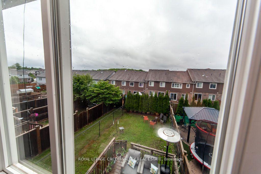 Photo 32 of 55 Rockcliffe Drive, Kitchener — HOMEH