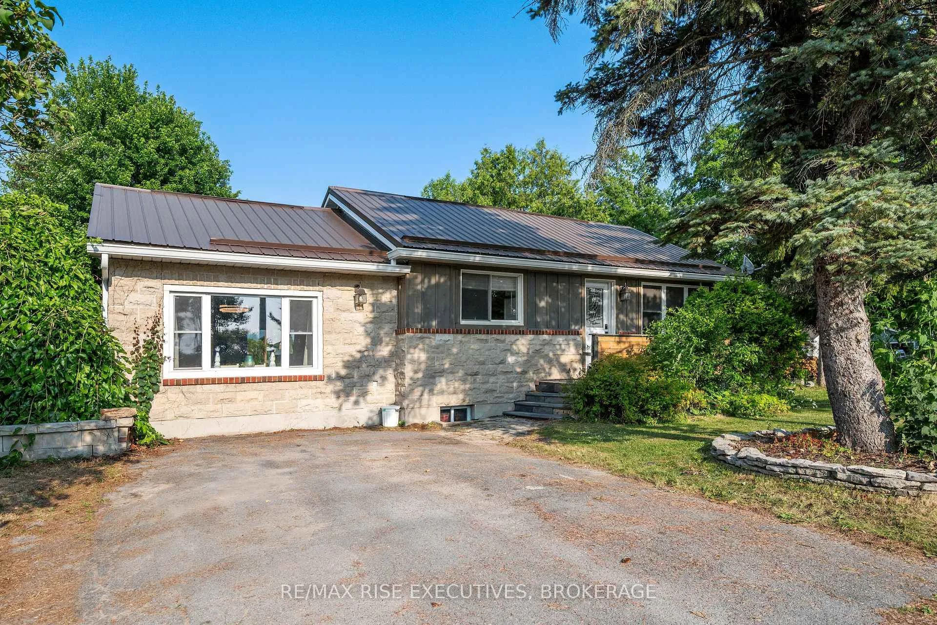 Photo 1 of 1224 Westbrook Road, Kingston, City Northwest — HOMEH