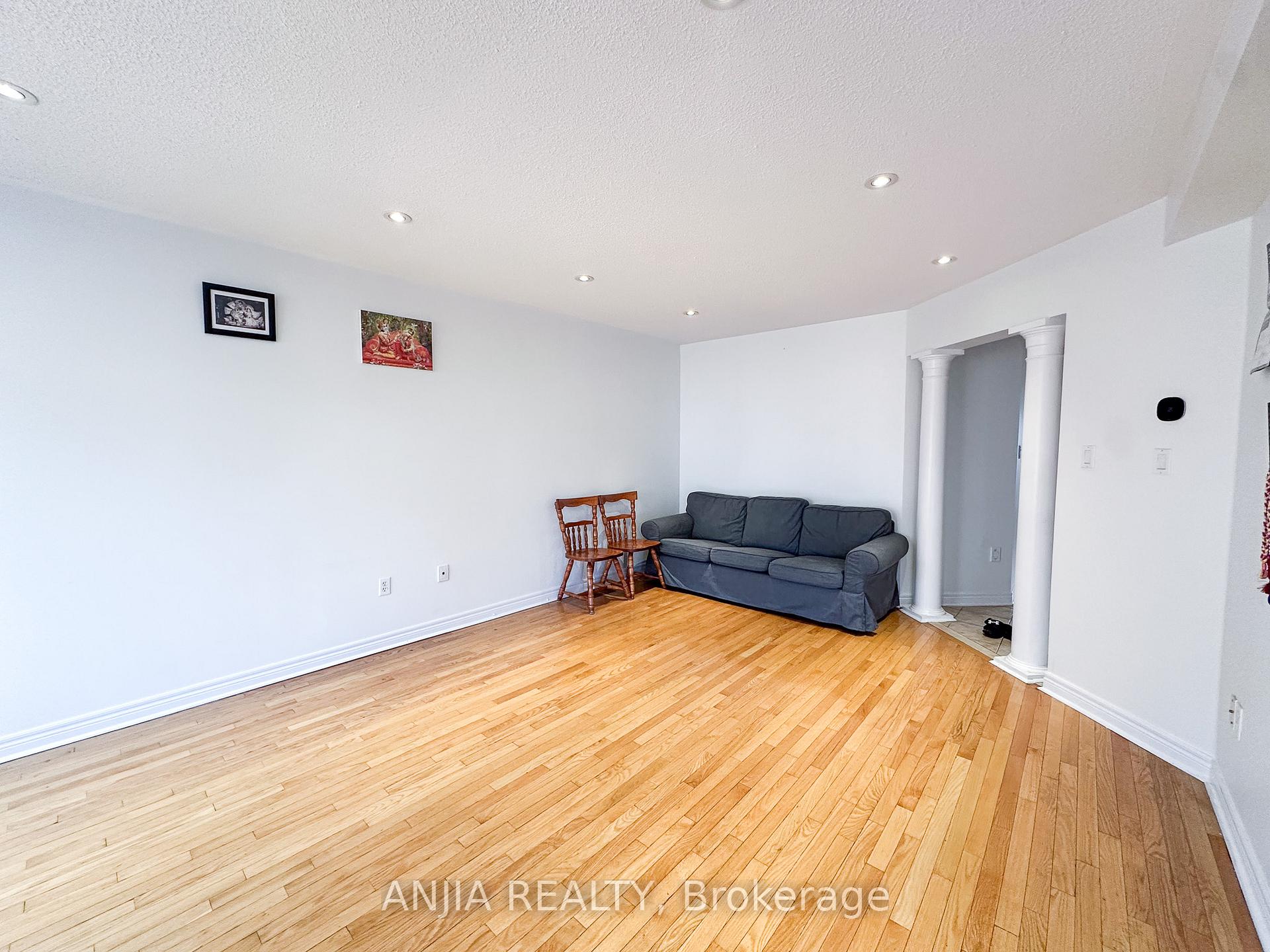 Photo 6 of 40 Cathmar Drive, Markham, Greensborough — HOMEH