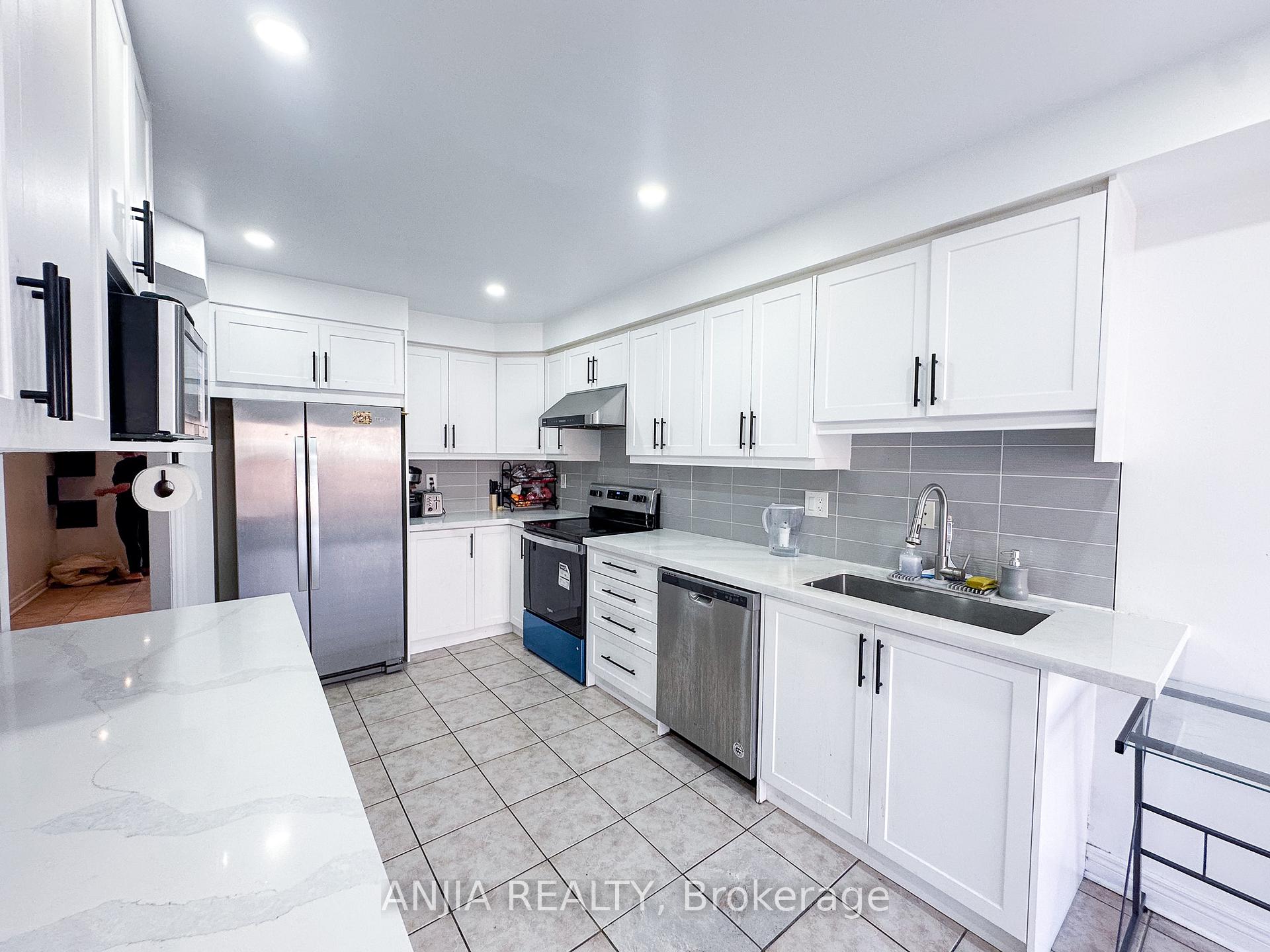 Photo 8 of 40 Cathmar Drive, Markham, Greensborough — HOMEH