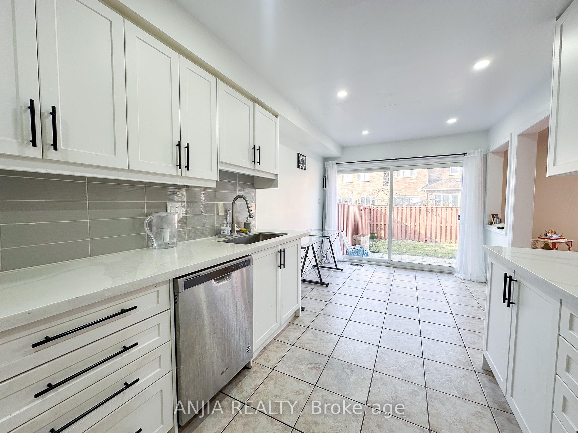 Photo 10 of 40 Cathmar Drive, Markham, Greensborough — HOMEH