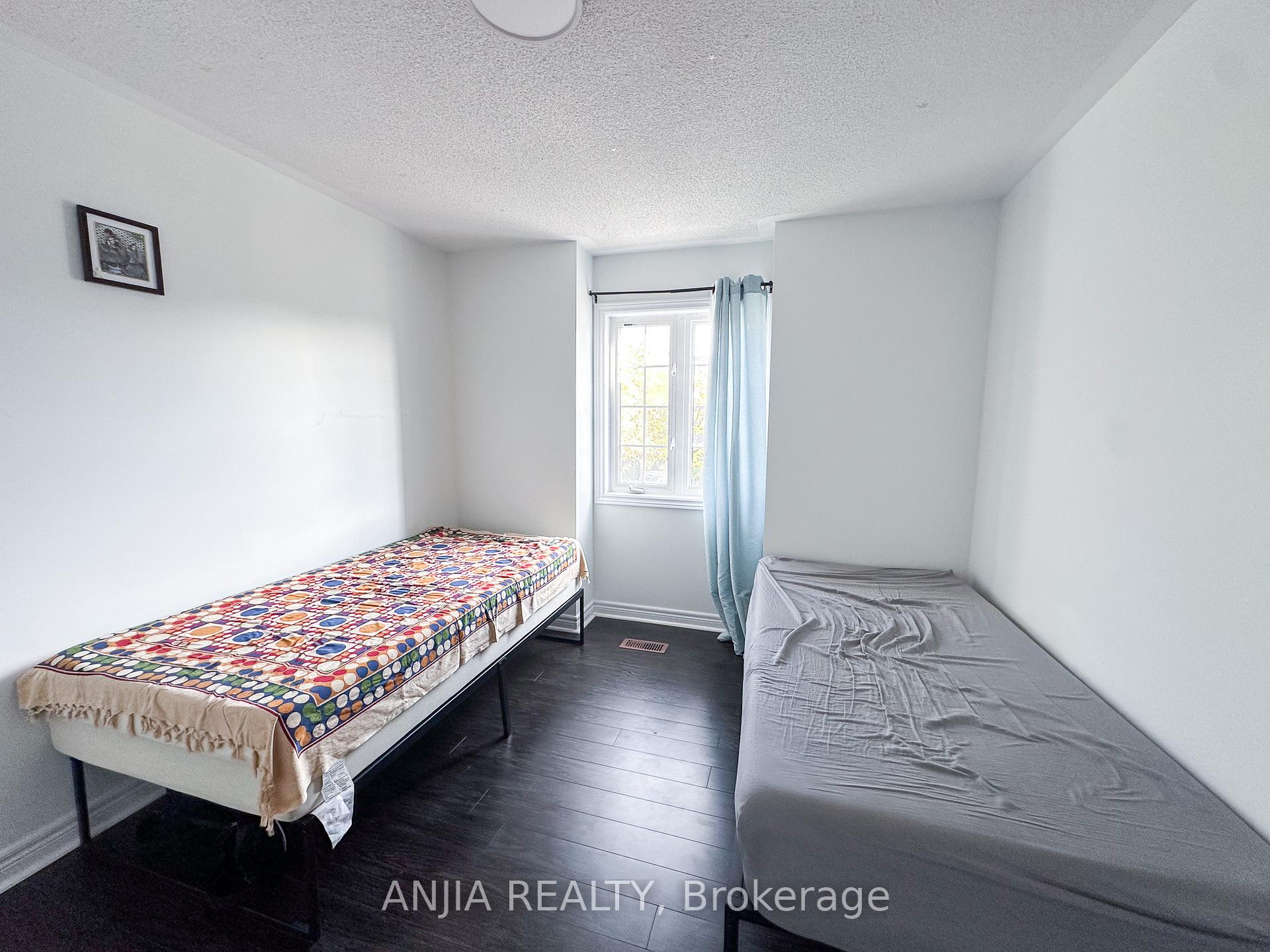 Photo 18 of 40 Cathmar Drive, Markham, Greensborough — HOMEH