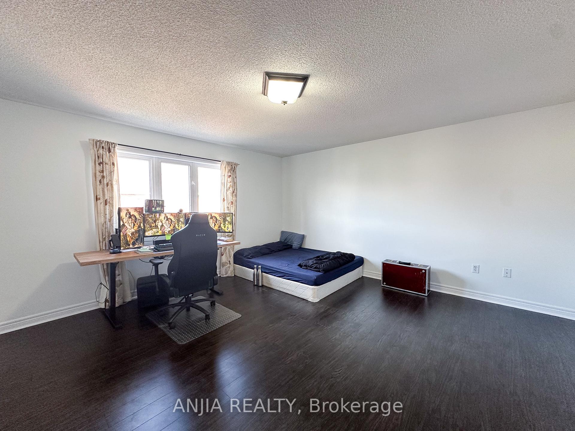 Photo 21 of 40 Cathmar Drive, Markham, Greensborough — HOMEH