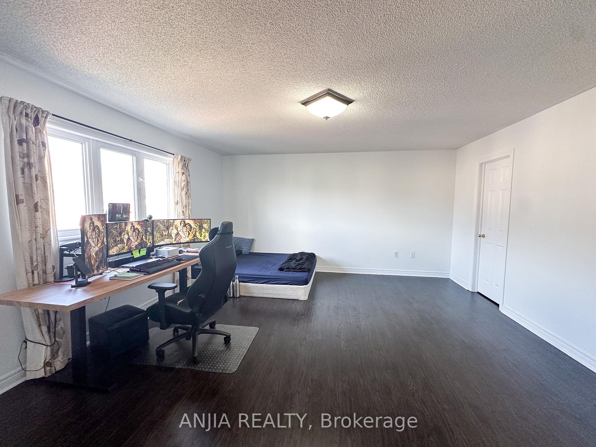 Photo 22 of 40 Cathmar Drive, Markham, Greensborough — HOMEH