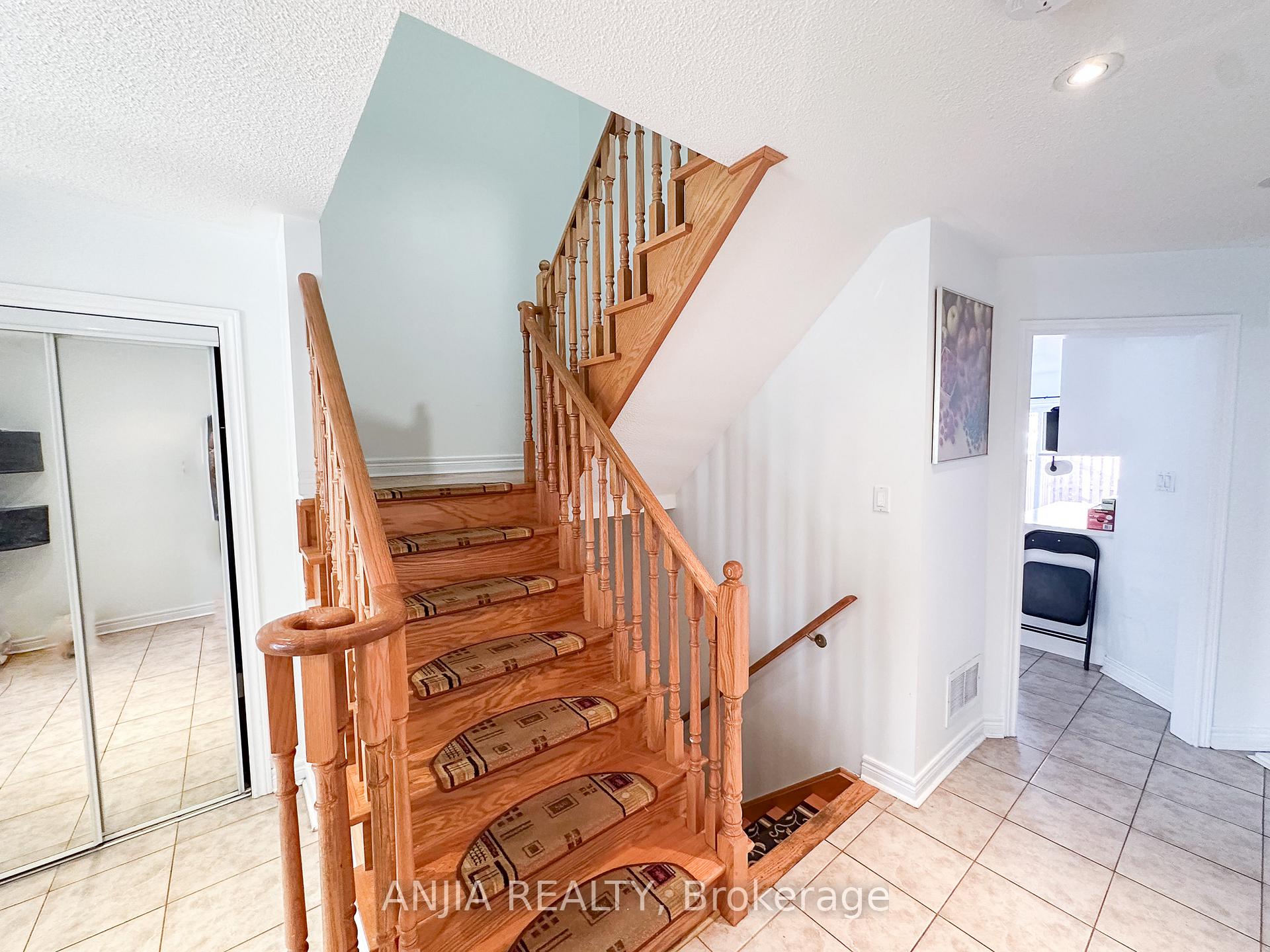 Photo 24 of 40 Cathmar Drive, Markham, Greensborough — HOMEH