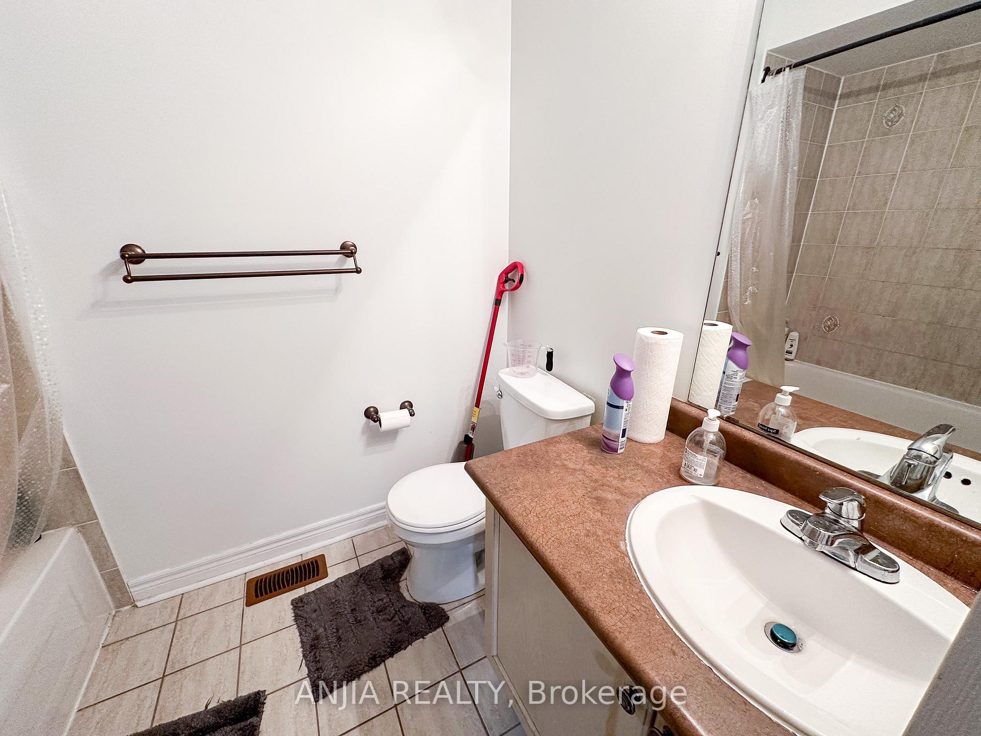 Photo 27 of 40 Cathmar Drive, Markham, Greensborough — HOMEH