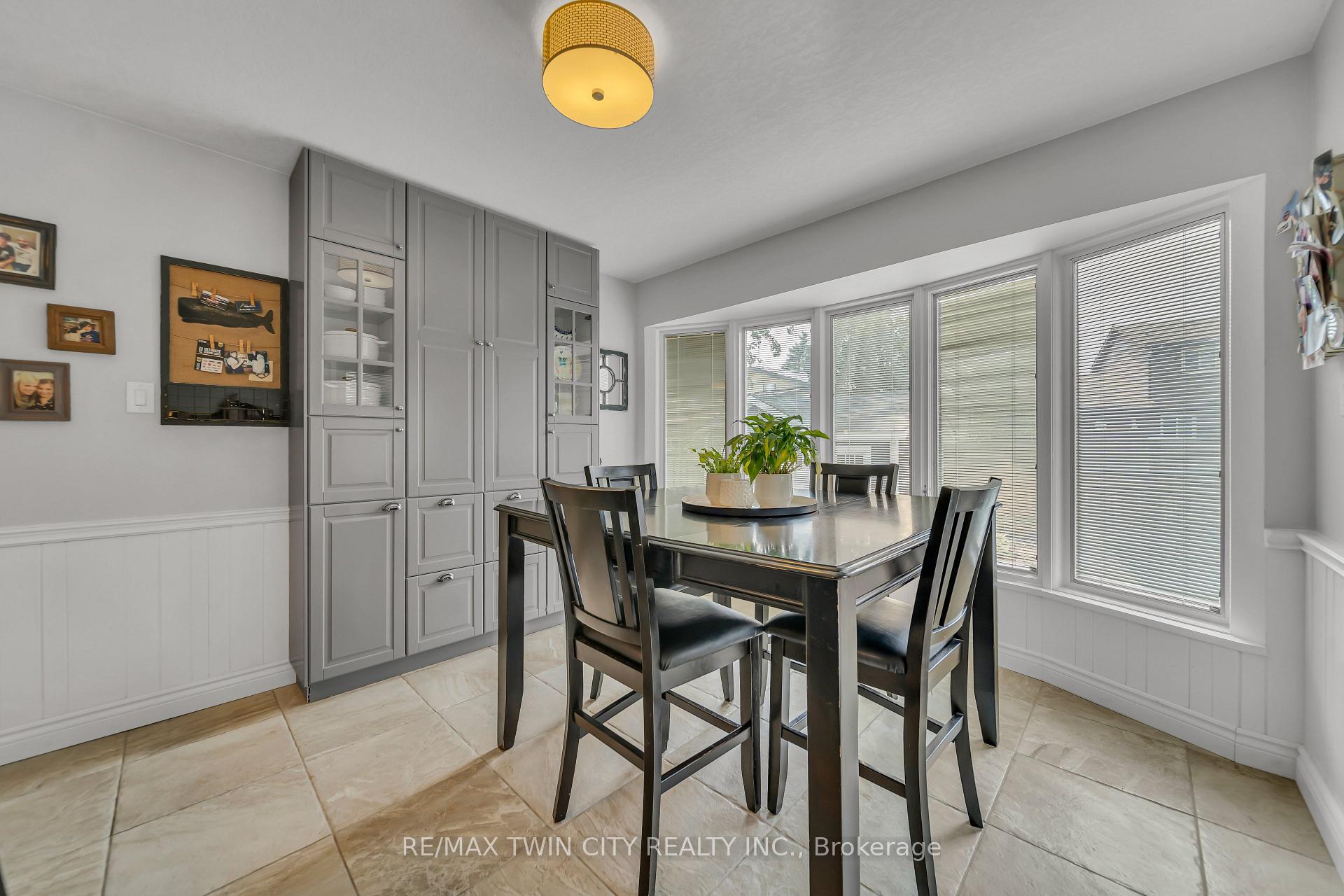 Photo 13 of 126 Winding Way, Kitchener — HOMEH