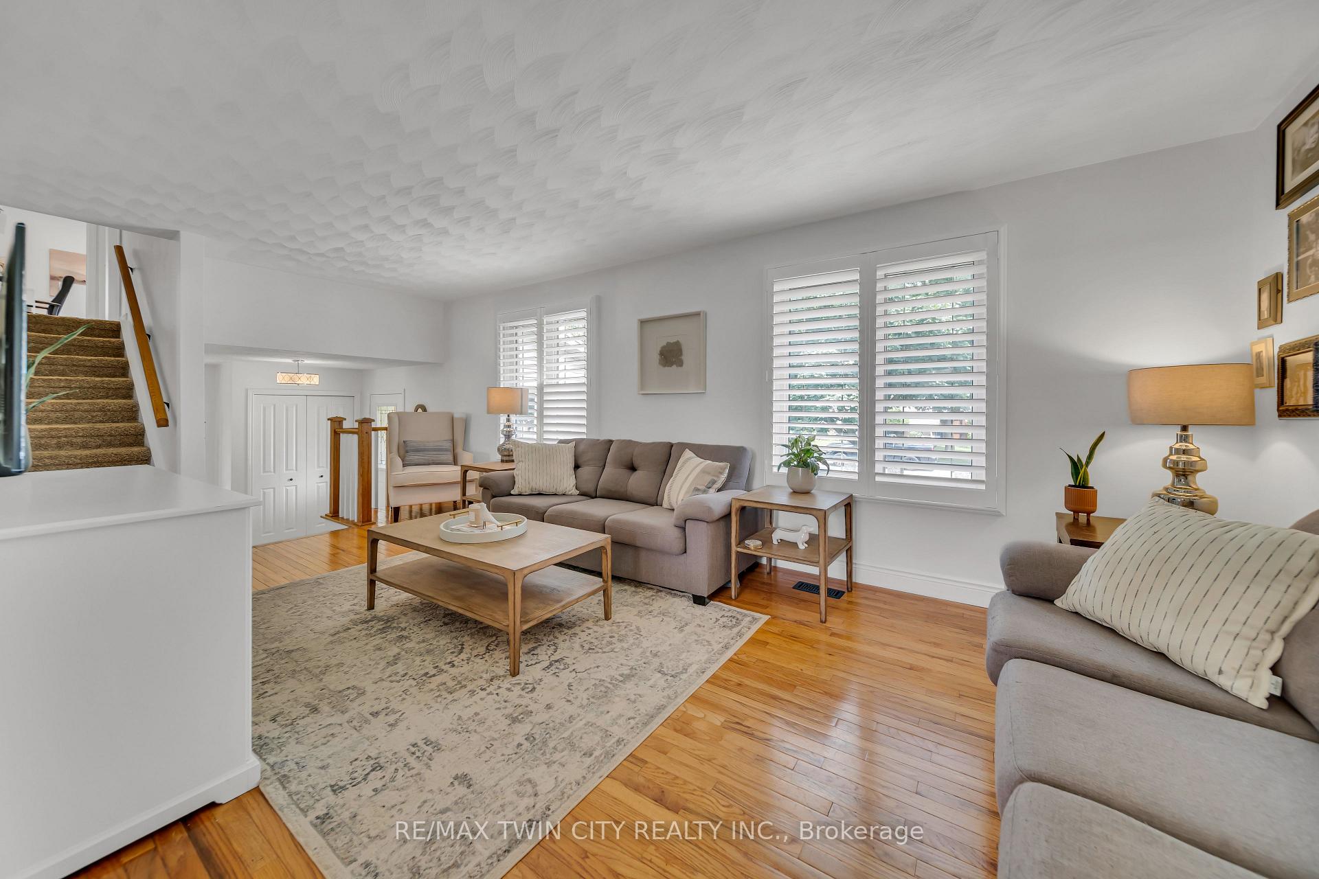 Photo 18 of 126 Winding Way, Kitchener — HOMEH