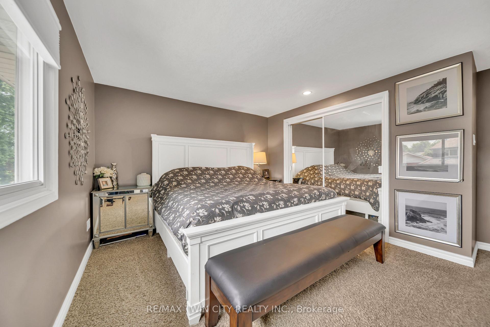 Photo 24 of 126 Winding Way, Kitchener — HOMEH