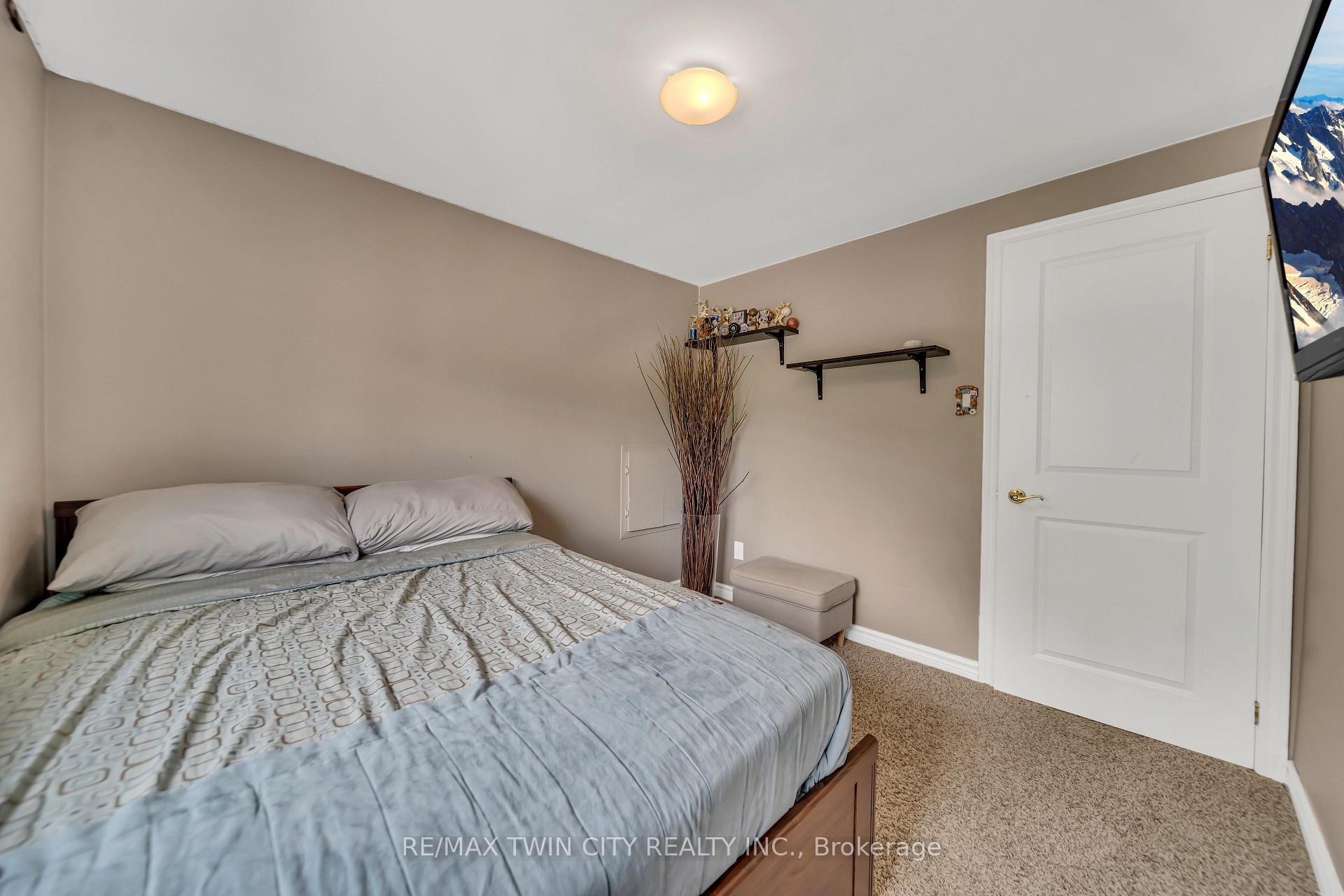 Photo 28 of 126 Winding Way, Kitchener — HOMEH